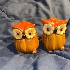 Ceramic Owl Figurine Pair Salt & Pepper shakers